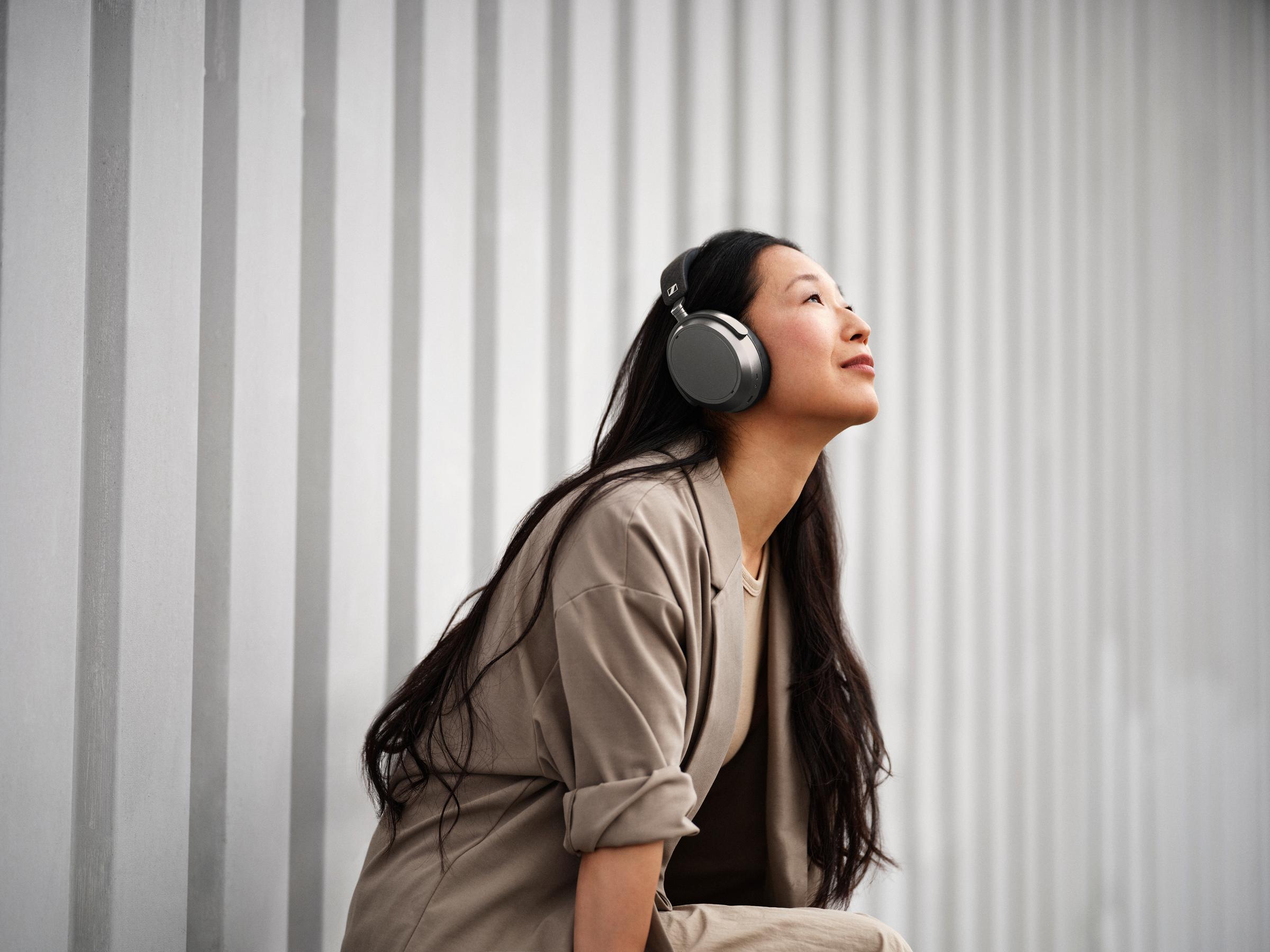 Sennheiser MOMENTUM 4 Wireless Graphite